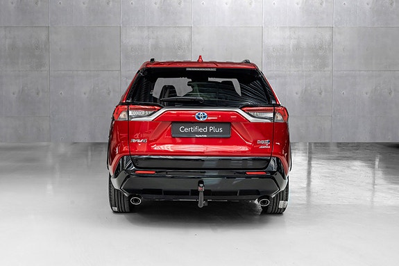 Toyota RAV4 Plug-in Hybrid 3 of 27
