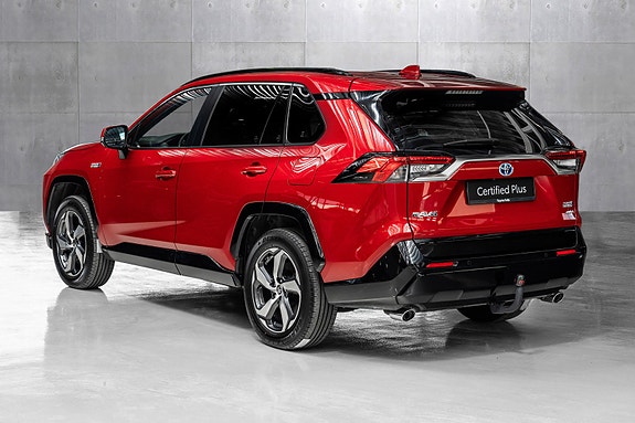 Toyota RAV4 Plug-in Hybrid 2 of 27