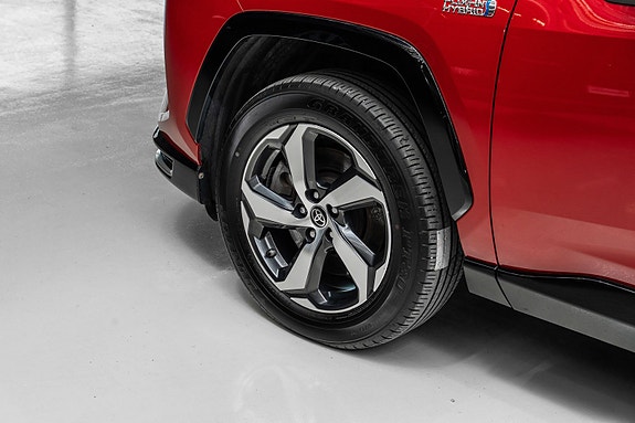 Toyota RAV4 Plug-in Hybrid 7 of 27