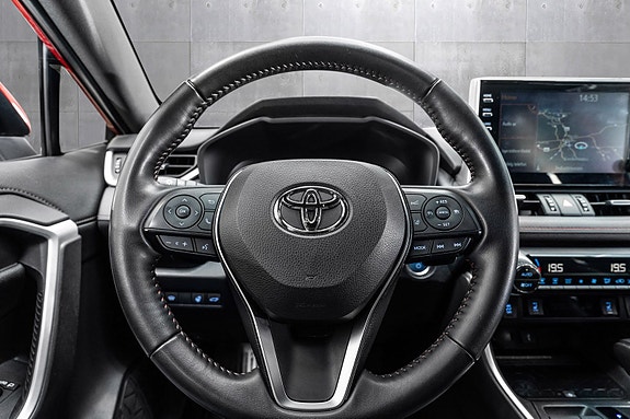 Toyota RAV4 Plug-in Hybrid 15 of 27