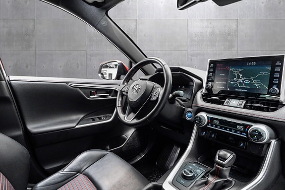 Toyota RAV4 Plug-in Hybrid 27 of 27