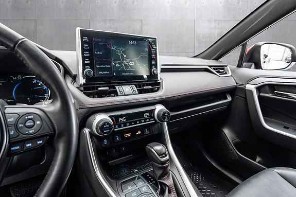 Toyota RAV4 Plug-in Hybrid 10 of 27