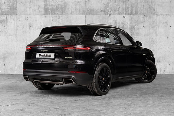 Porsche Cayenne 5 of 5
