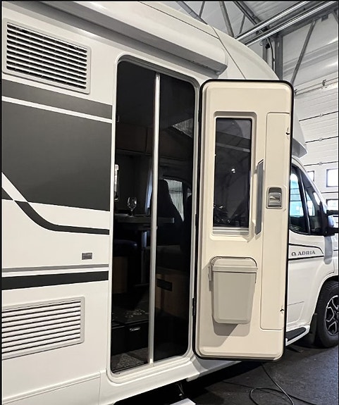 Adria NY PRIS.  Matrix Plus 670 SL. AC i bodel, luft bakaksel, solcelle,lithium. 14 of 30
