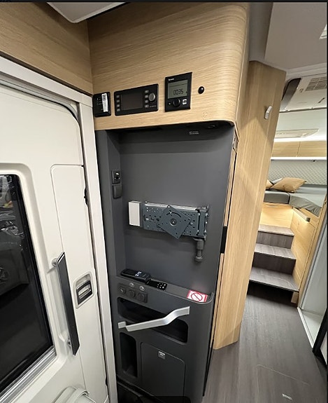 Adria NY PRIS.  Matrix Plus 670 SL. AC i bodel, luft bakaksel, solcelle,lithium. 22 of 30