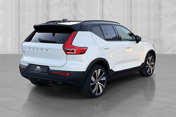 Volvo XC40 5 of 5