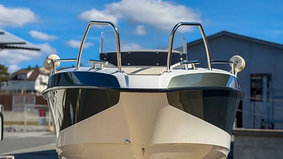 Hydrolift X-22 2 of 7