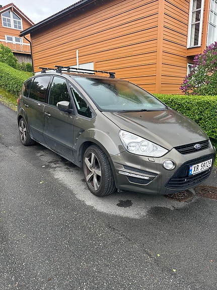 Ford S-MAX 2 of 5