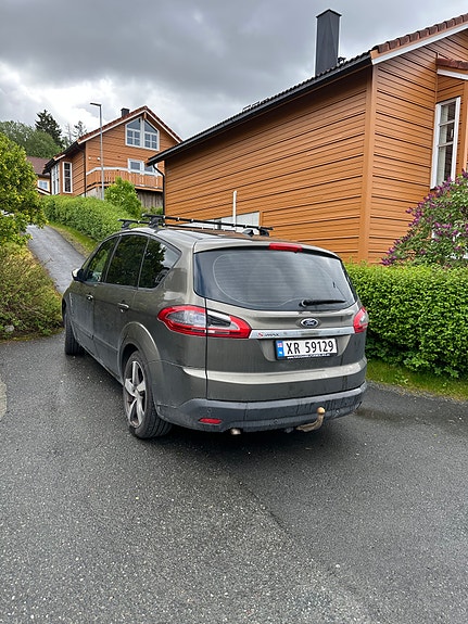 Ford S-MAX 3 of 5