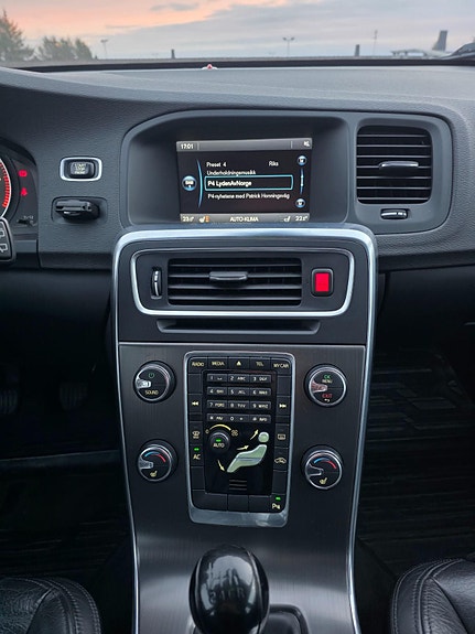 Volvo V60 7 of 14