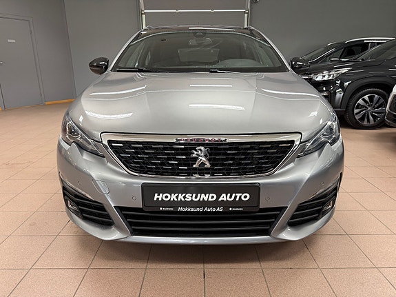 Peugeot 308 SW 4 of 5
