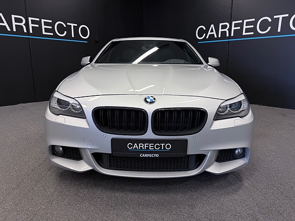 BMW 530d 4 of 5