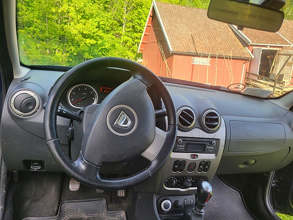 Dacia Duster 11 of 12
