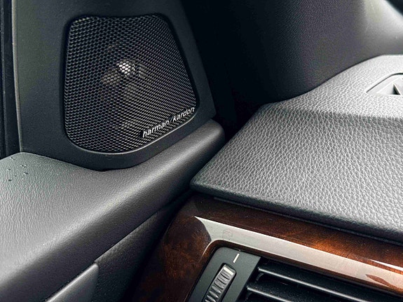BMW 335i 27 of 30