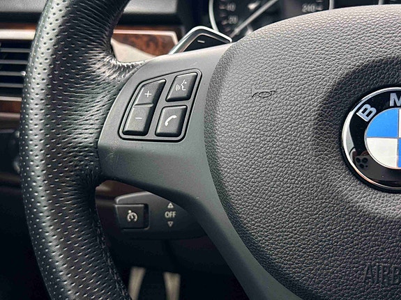 BMW 335i 29 of 30