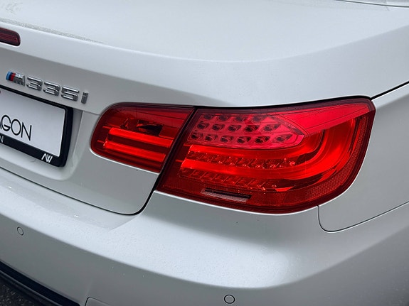 BMW 335i 13 of 30