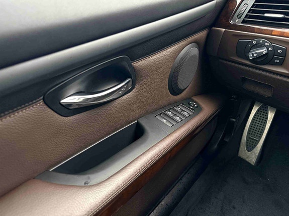 BMW 335i 26 of 30