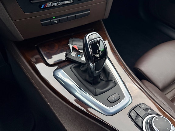 BMW 335i 24 of 30