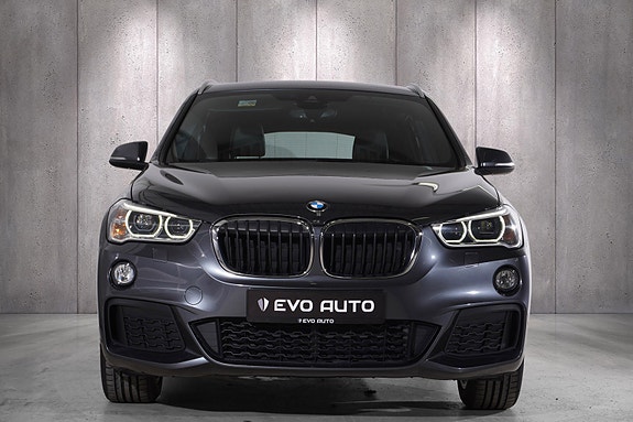 BMW X1 3 of 5