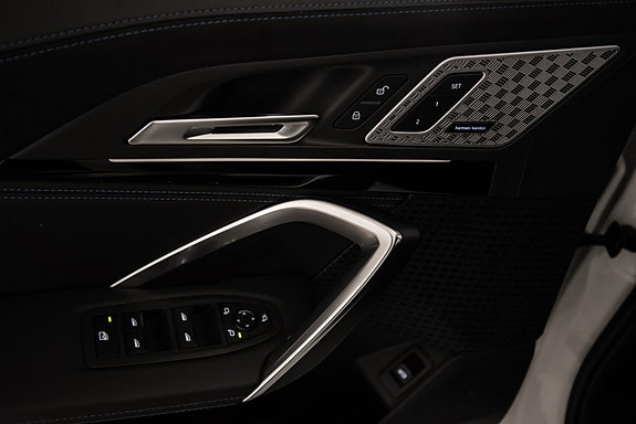 BMW iX2 14 of 26