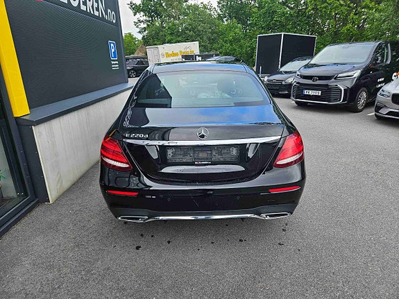 Mercedes-Benz E220 d 5 of 5