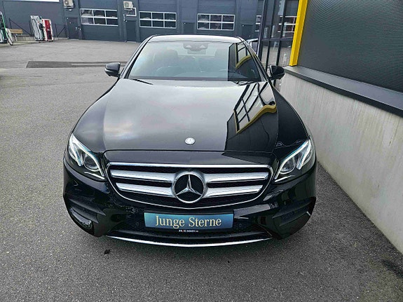 Mercedes-Benz E220 d 2 of 5