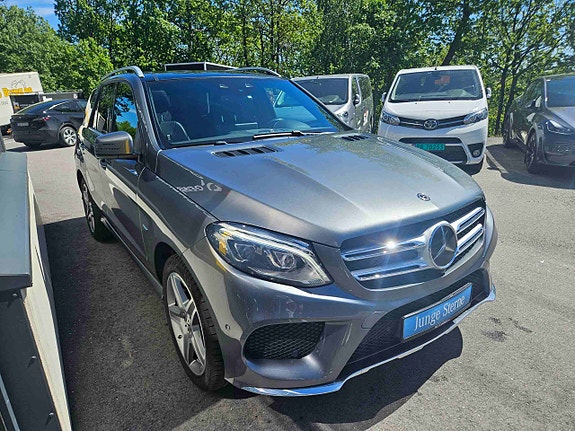 Mercedes-Benz GLE500 e 4 of 5