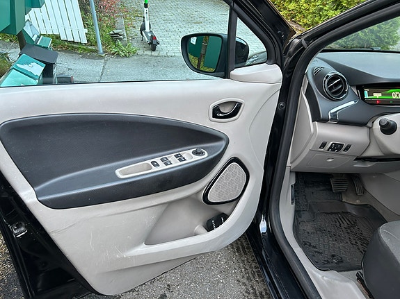 Renault Zoe 7 of 19