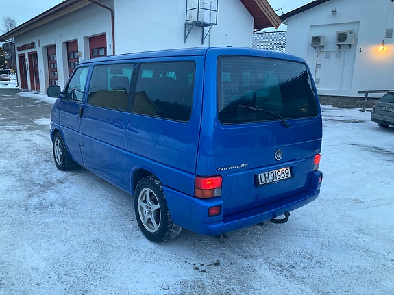 Volkswagen Caravelle 3 of 5