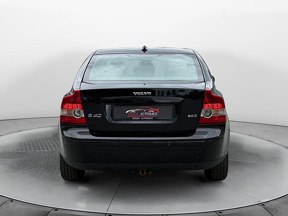 Volvo S40 4 of 5