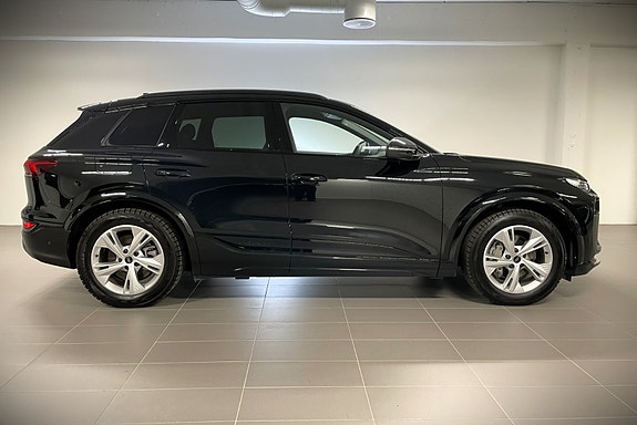 Audi Q6 e-tron 3 of 30