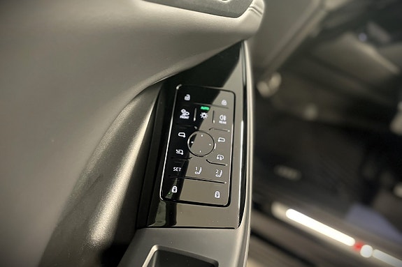 Audi Q6 e-tron 17 of 30