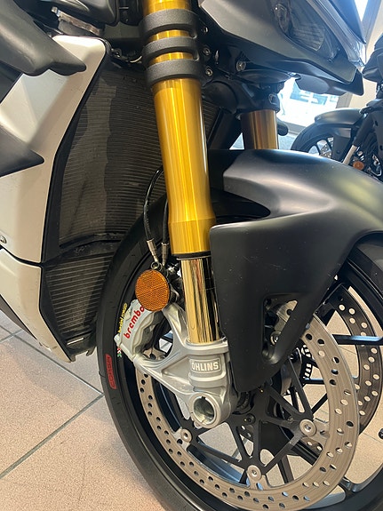 Ducati Streetfighter V4 S 6 of 9