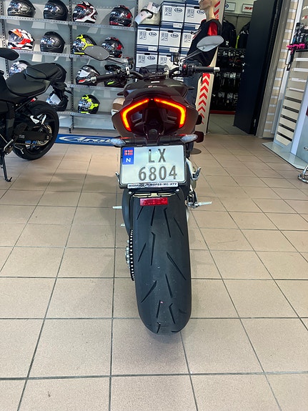 Ducati Streetfighter V4 S 3 of 9