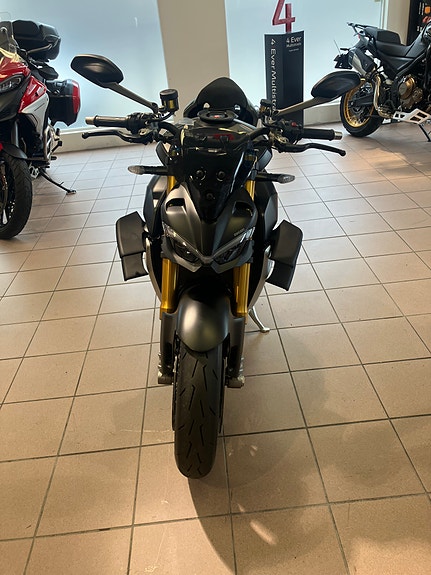 Ducati Streetfighter V4 S 5 of 9