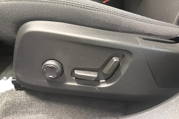 Volvo EX40 14 of 21