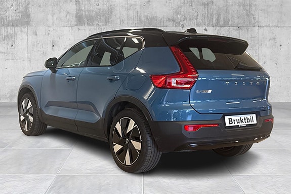 Volvo EX40 3 of 21