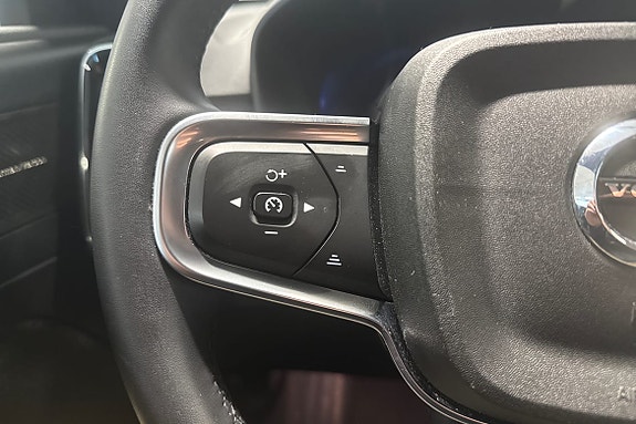 Volvo EX40 18 of 21