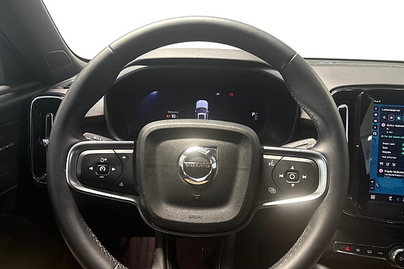Volvo EX40 16 of 21