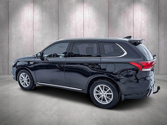 Mitsubishi Outlander 3 of 5