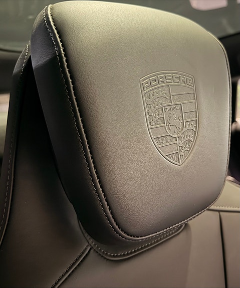 Porsche Taycan Cross Turismo 24 of 30