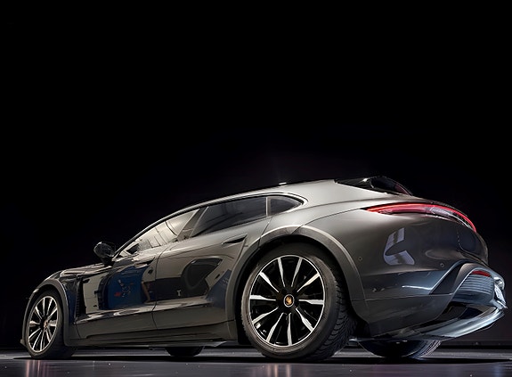 Porsche Taycan Cross Turismo 3 of 5