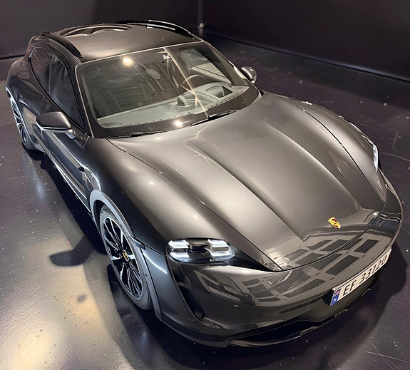 Porsche Taycan Cross Turismo 7 of 30