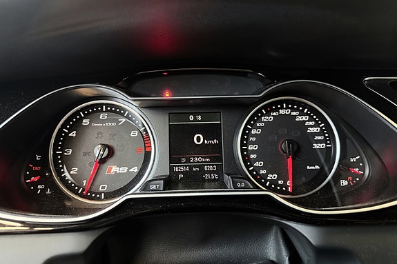 Audi RS4 13 of 23
