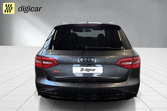 Audi RS4 10 of 23