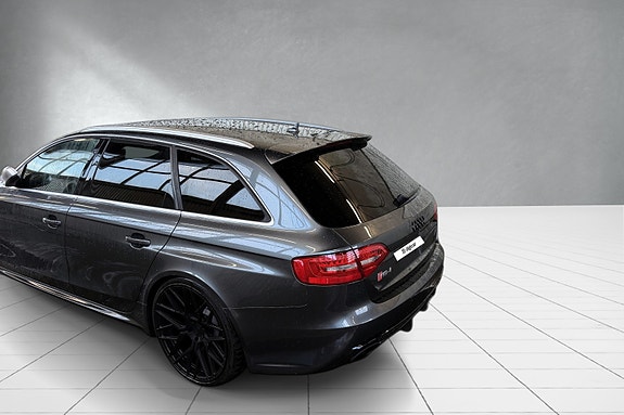 Audi RS4 9 of 23
