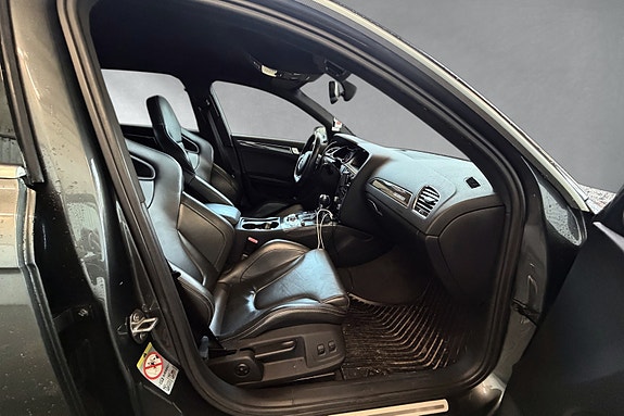 Audi RS4 17 of 23