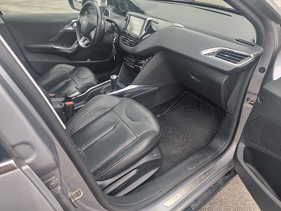 Peugeot 2008 8 of 13