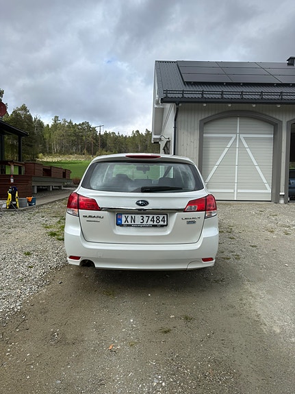 Subaru Legacy 3 of 24