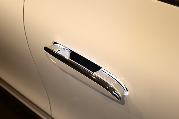 Mercedes-Benz EQE350 14 of 30